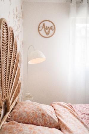 OSRAM Stehleuchte Camel Bell weiß aus Metall und Pappmaschee E27