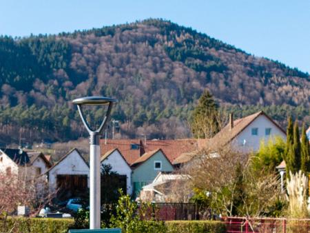 Ledvance LED Straßen- und Parkplatzbeleuchtung Urban Latern V 59W 3000-4000K IP66 schwarz - wählbare CCT und Wattageneinstellung