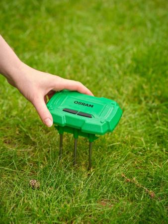 OSRAM SMART+ RF SOIL MOISTURE SENSOR Green - Misst die Bodenfeuchtigkeit sowie die Bodentemperatur und sendet die Daten automatisch an das SMART+ Bewässerungssteuergerät