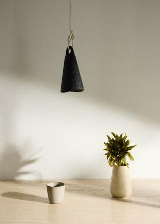 OSRAM Pendelleuchte Decor Bell in Schwarz mit E27 Fassung - Leuchtenschirm aus recyceltem Material