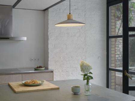 OSRAM E14 OSRAM Flat Lampe ultra-kompakte und flache LED Lampe 3,5W ersetzt herkömmliche 26W dimmbar 2700K warmweißes Licht