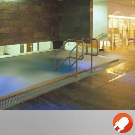 OSRAM Spot Deckeneinbauleuchte inkl GU10  für Feuchträume mit warmweißer LED IP65 - vollständiges Montage- und Anschlusszubehör enthalten