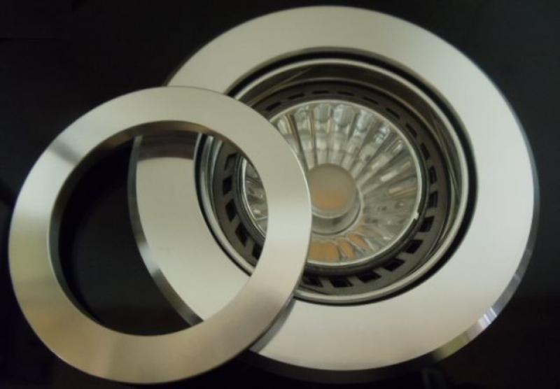 Schwenkbarer LED Einbaustrahler MOA DISC aus poliertem Aluminium 12V 45° Mobilux