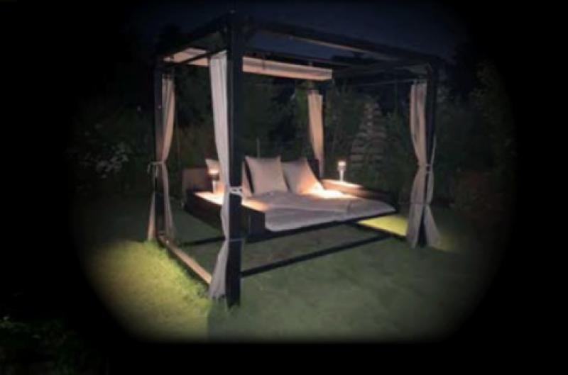 MOBILUX Synny M LED Akkuleuchte Schwarz dimmbar mit USB-Ladekabel und Wireless Charger