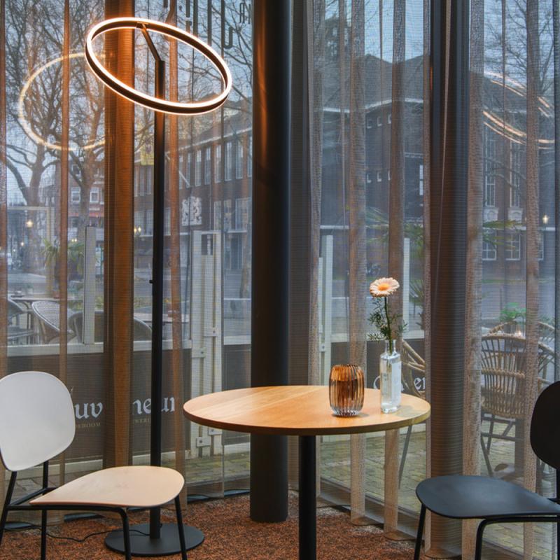 SLV 1006355 ONE STRAIGHT FL Stehleuchte schwarz 20W 1200/1200lm 2700/3000K CRI90 140°, EEK: F (Spektrum: A bis G)