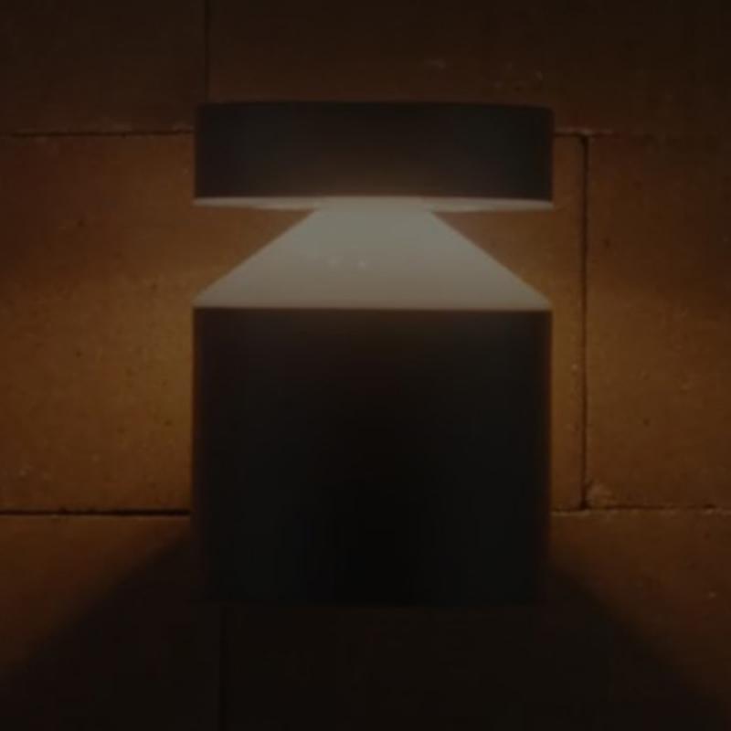 Philips Outdoor Wandleuchte Laven schwarz 6W, 4000 Kelvin neutralweißes Licht, IP44