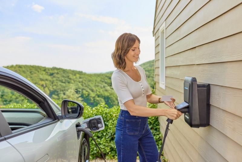 Hager witty one XVR111S 11 kW Wallbox Typ 2S mit RFID-Zugangskontrolle
