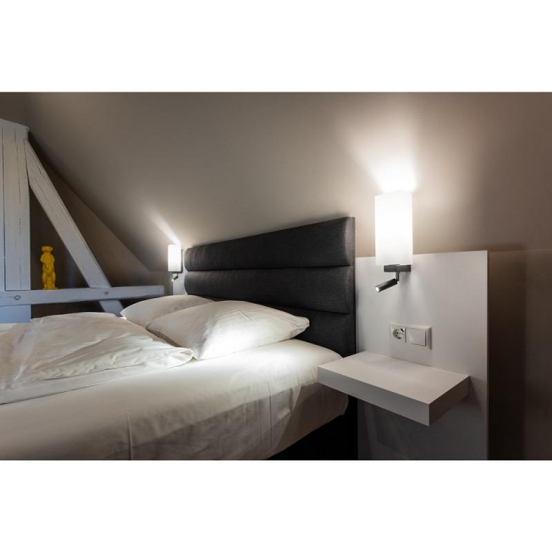 QUADRASS Wandleuchte mit beweglicher LED Leselampe in schwarz und blendfreiem Glasschirm SLV 1003428