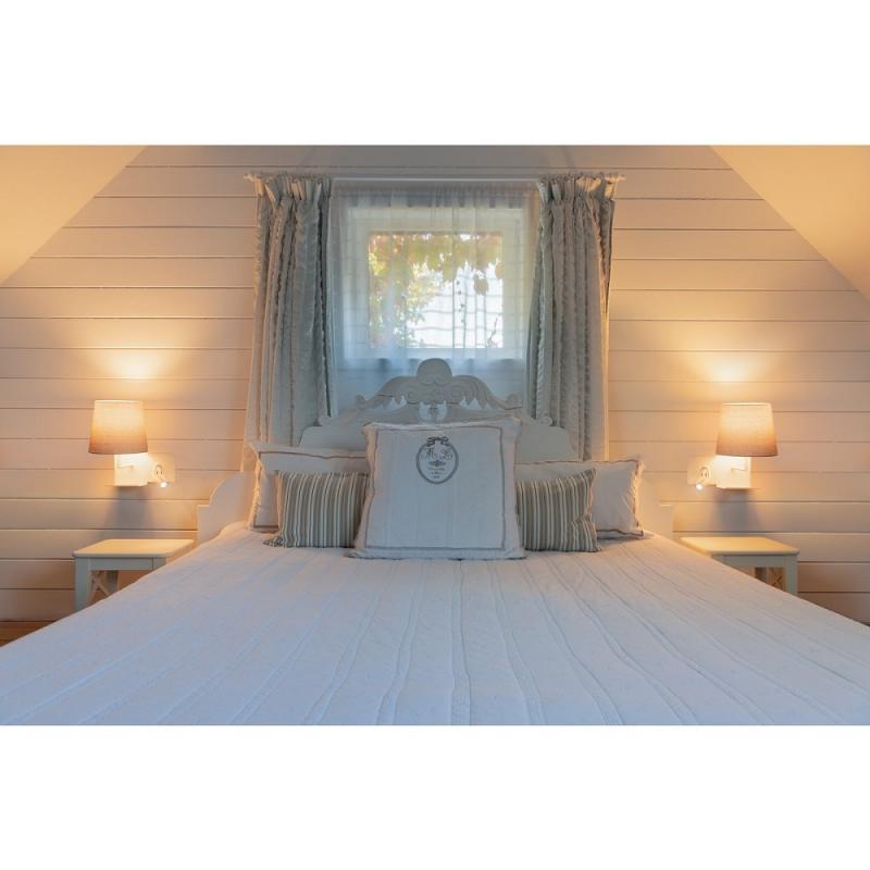 Bett- und Leseleuchte SOMNILA in weiß mit warmweißem LED-Licht Version links inkl. USB Anschluss SLV 1003459