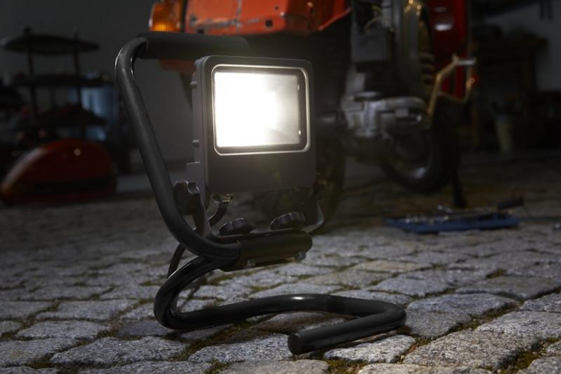 Ledvance LED WORKLIGHT 20W 840 S-STAND Floodlight mit Tragegriff 4000K IP65 dunkelgrau
