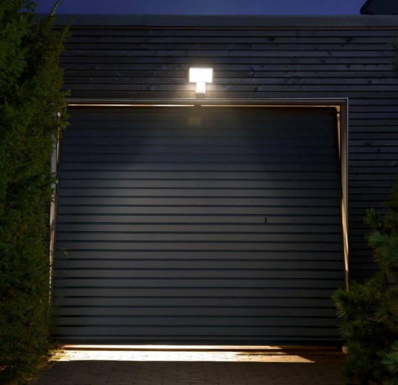 OSRAM ENDURA PRO FLOOD SENSOR LED 15W WT 4000K Fluter Floodlight IP55 weiß - neutralweißes Licht mit Bewegungsmelder