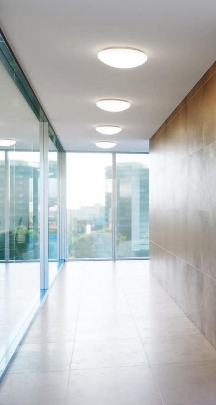 OSRAM Orbis LED Decken- und Wandleuchte mit SENSOR ø40cm warmweißes Licht IP44 - spritzwassergeschützte Anbauleuchte in Weiß aus Aluminium, für Bad, Gänge und Flure