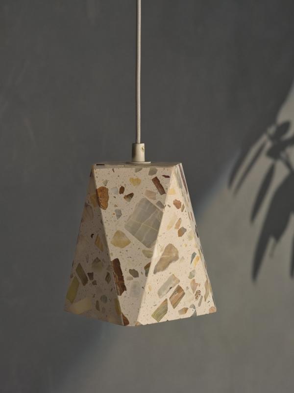 Pendelleuchte Decor Gleam aus Terrazzo Stein mit E27 Fassung Beige
