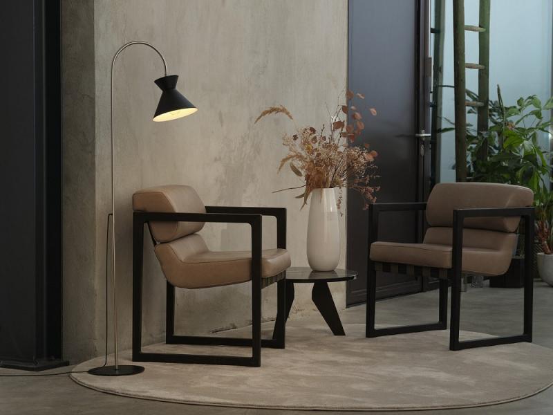 Osram Stehleuchte Decor Waist aus Stahl mit E27 Fassung in Schwarz