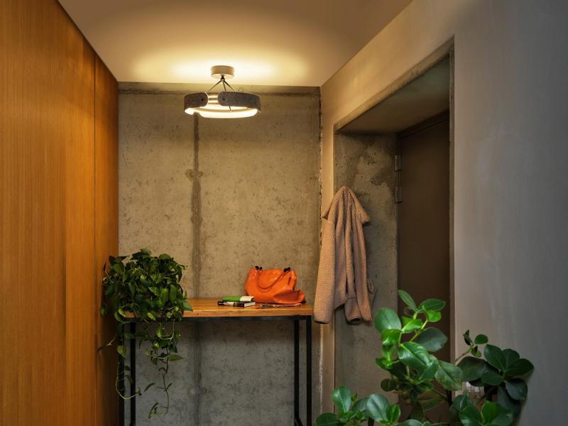 Osram Deckenleuchte Decor Curve Felt in Dunkelgrau mit warmweißem Licht Ø 43 cm - Auffällige Leuchte aus Filz