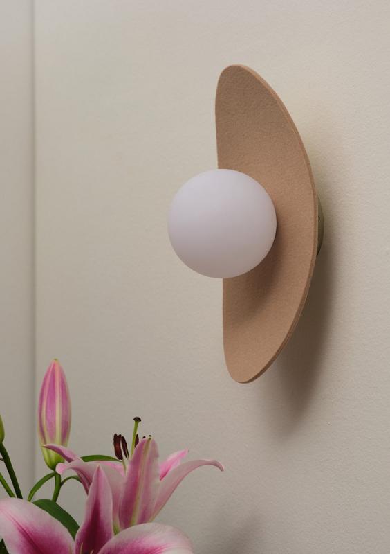 Osram Wandleuchte Decor Pearl in Beige mit G9 Fassung - Auffällige Leuchte aus Filz / Stahl / Glaskugel