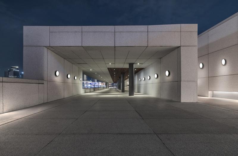 LEDVANCE LED Decken- und Wandleuchte BULKHEAD - BLKH RD 250 P 9.5W ML 83040 WT