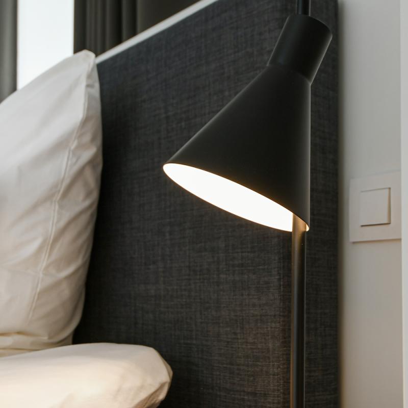 OSRAM Tischleuchte / Nachttischlampe TOKIO in Schwarz inkl warmweißer LED