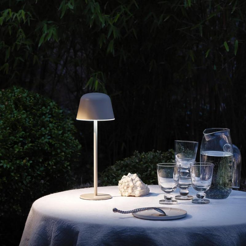 OSRAM Akku-Tischleuchte Style Table in Beige USB dimmbar IP54 In & Out - wiederaufladbarer Akku, stufenloses Dimmen, Lichthelligkeits-Memory-Funktion