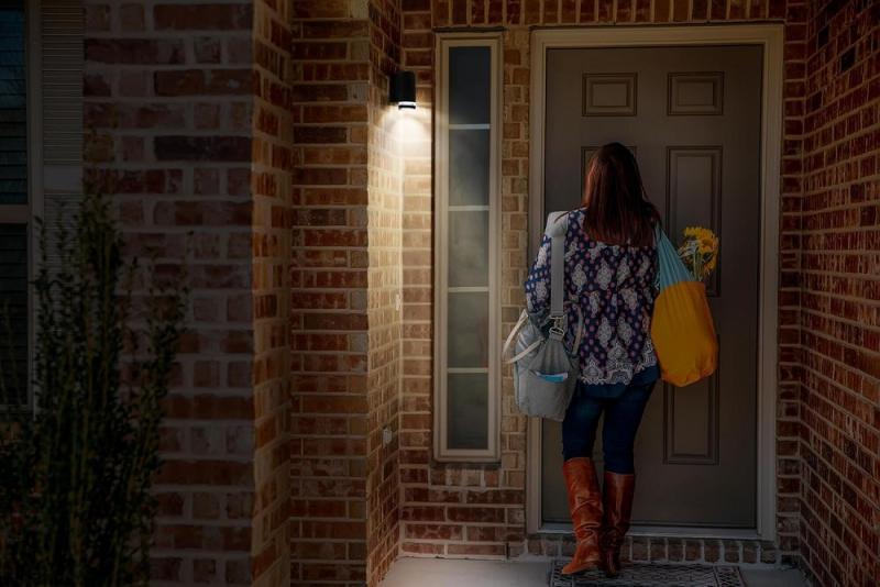 OSRAM  Nach unten scheinende BEAM Außenwandleuchte - indirektes Licht, Aluminiumgehäuse Dunkelgrau, IP44, für Fassaden