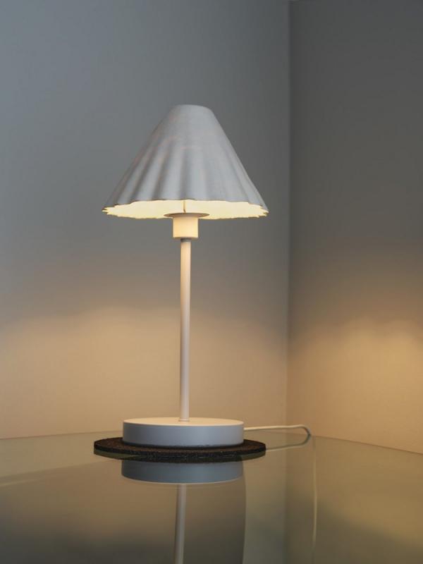 OSRAM Tischleuchte Decor Pulp weiß dimmbar aus Metall und Pappmaschee mit E14 Fassung