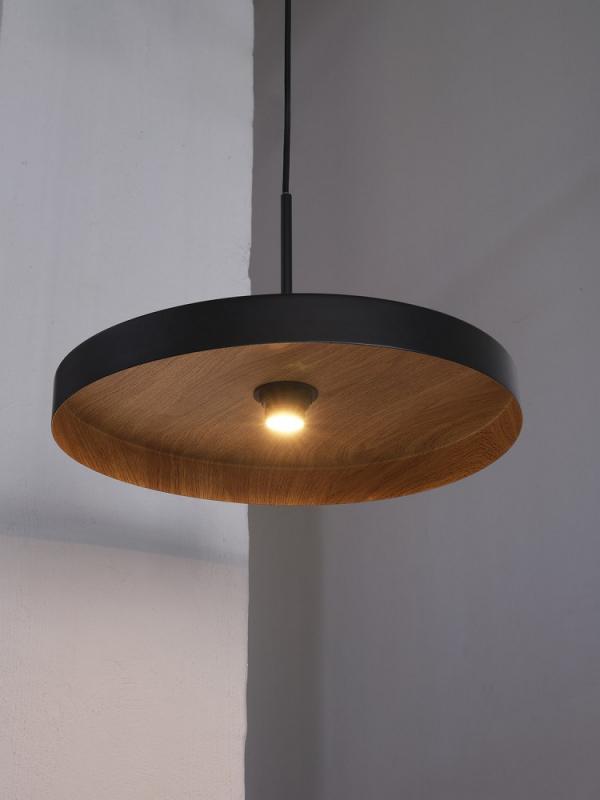 OSRAM Pendelleuchte Decor Plate in Schwarz/Holzdecor Ø 40 cm aus Stahl mit E27 Fassung - dekorative Hängelampe mit tellerförmigem Lampenschirm