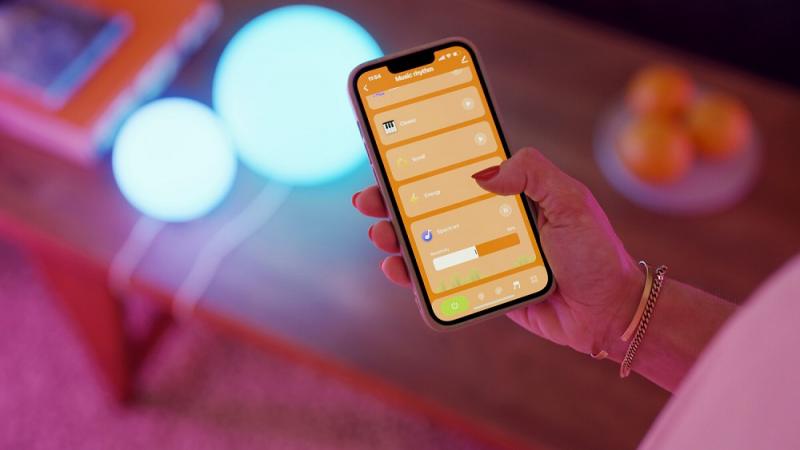 OSRAM Smart+ WiFi Tischleuchte Ball Magic Mini RGBW USB 13cm