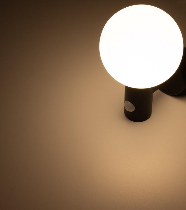 ChiliTec LED Wandleuchte "LAMU" mit PIR-Sensor IP65, 15W, schwarz, 3000k / warmweiß