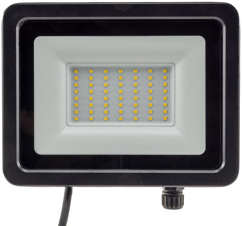 ChiliTec LED-Fluter "CTF-OB 50" IP65, 47W, 4739lm, 4000K neutralweiß