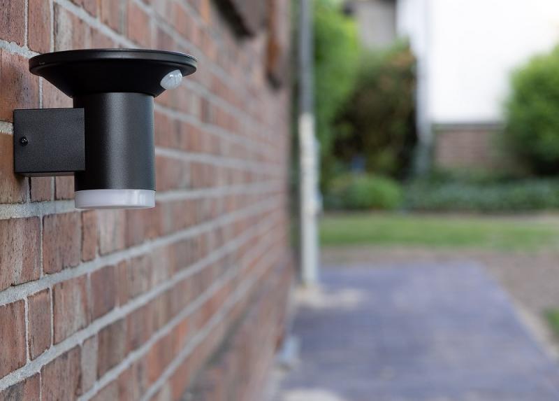ChiliTec LED Solar Wandleuchte "SWL-AS500" IP44, warmweiß 3000K, PIR Sensor