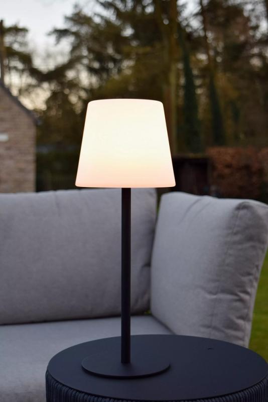 Lucide TYON – elegante Akku Tischleuchte für Innen & Außen in Schwarz mit warmweißem Licht