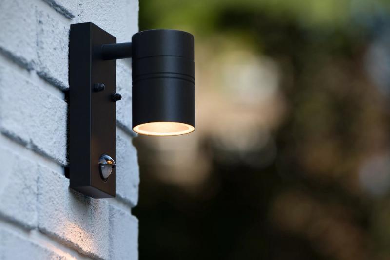 LUCIDE ARNE-LED IR Wandstrahler Außen GU10 IP44 Schwarz mit Sensor