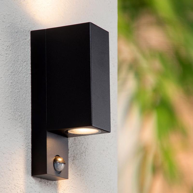 Lucide ZARO – Wandstrahler / Wandleuchte Innen & Außen – 2x GU10 – IP65 – Bewegung & Tag/Nacht-Sensor (abschaltbar) – Schwarz
