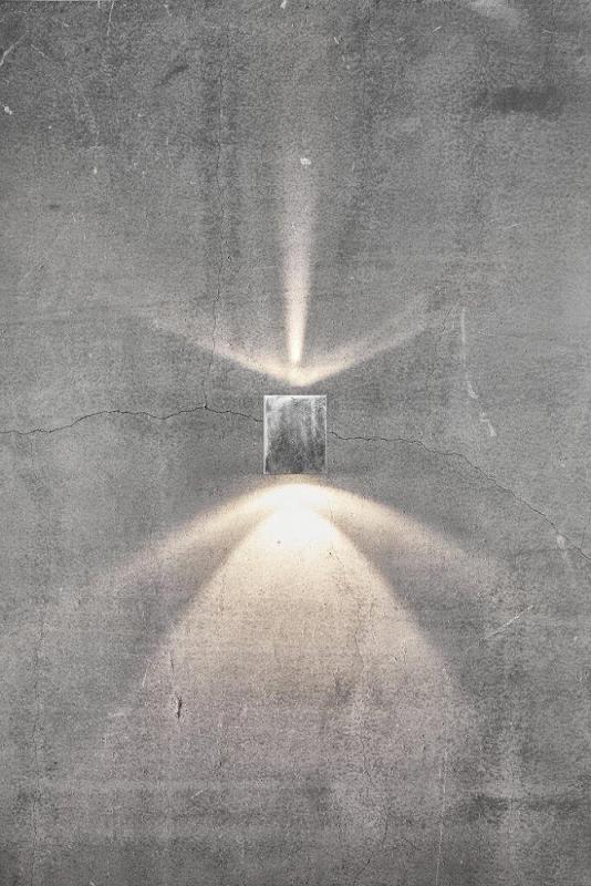 LED-Wandleuchte Up&Down würfelförmig aus verzinktem Metall inkl. 2 warmweisse LEDs