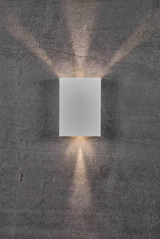 LED-Außenwandleuchte up&down weiß mit vielen Abstrahlvarianten für verschiedene Lichtspiele