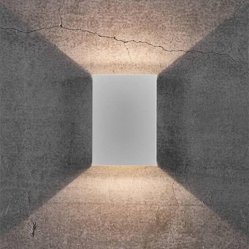 LED-Außenwandleuchte up&down weiß mit vielen Abstrahlvarianten für verschiedene Lichtspiele