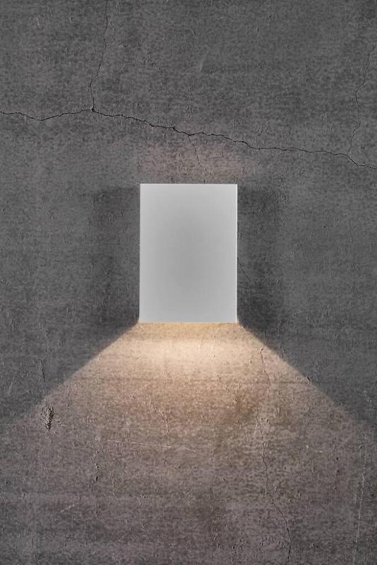 LED-Außenwandleuchte up&down weiß mit vielen Abstrahlvarianten für verschiedene Lichtspiele