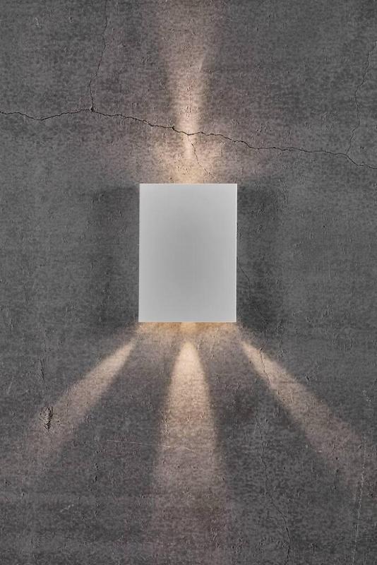 LED-Außenwandleuchte up&down weiß mit vielen Abstrahlvarianten für verschiedene Lichtspiele