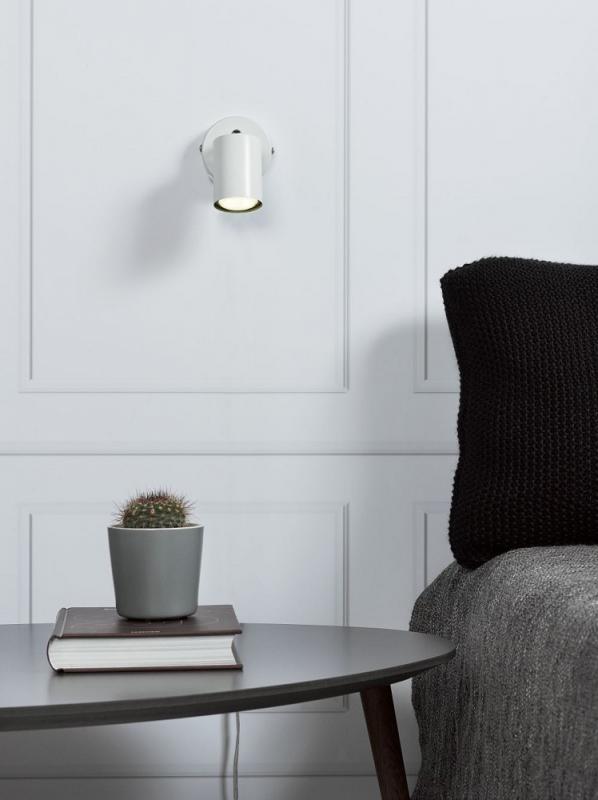 Weißer LED-Strahler Explore mit zylindrischem Metallschirm