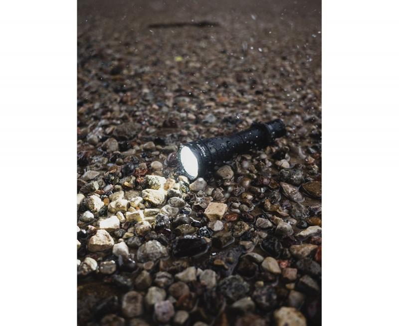 Armytek Predator Pro Pro White LED Taschenlampe akkubetrieben Magnet USB, Warmes Licht