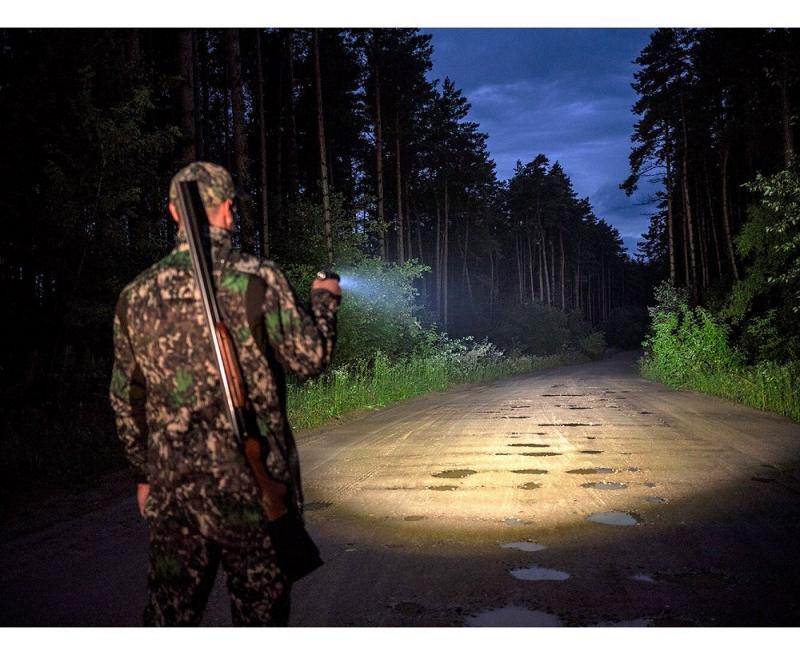 Armytek Viking Pro Magnet USB LED Taschenlampe akkubetrieben neutralweißes Licht