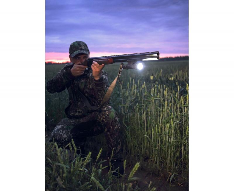 Armytek Viking Pro Magnet USB LED Taschenlampe akkubetrieben warmes Licht