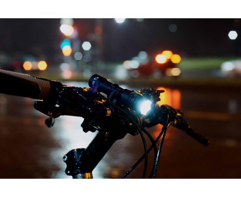 Armytek Prime C2 Pro Magnet USB Taschenlampe mit Magnethalterung akkubetrieben weißes Licht