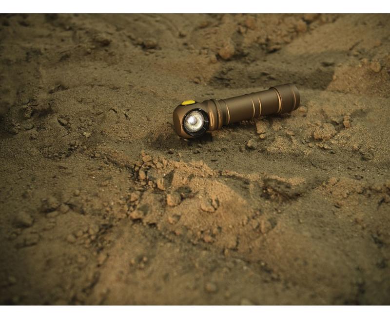 Armytek Wizard C2 Pro Magnet USB Sand Taschen- und Stirnlampe mit Magnethalterung akkubetrieben weißes Licht