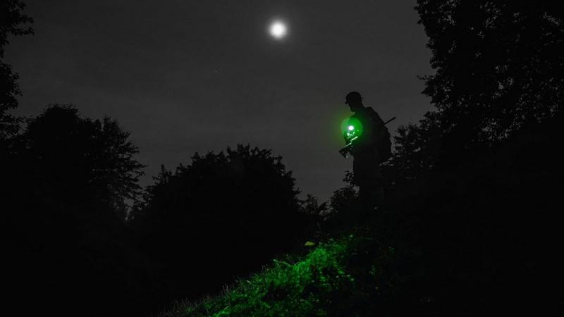 Armytek  Wizard C2 WG Warm LED Stirnlampe und Taschenlampe akkubetrieben Magnet USB neutralweißes und grünes Licht