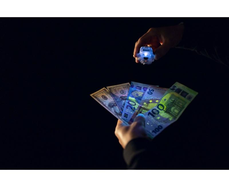 Armytek Crystal Pro UV Multifunktionslampe Taschen- und Stirnlampe Micro USB-Anschluss