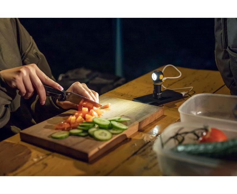 Armytek Elf C1 USB-C Taschen- und Stirnlampe mit Magnethalterung / Stirnhalterung akkubetrieben neutralweißes Licht