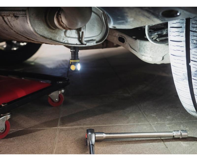 Armytek Elf C1 USB-C Taschen- und Stirnlampe mit Magnethalterung / Stirnhalterung akkubetrieben neutralweißes Licht