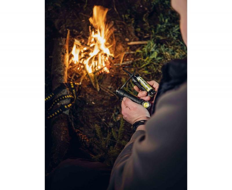 Armytek Wizard C2 Pro Max Stirnlampe und Taschenlampe akkubetrieben neutralweißes licht