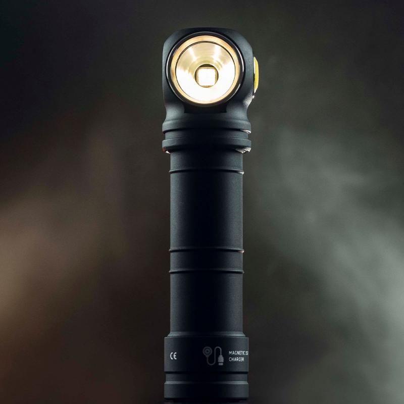 Armytek Wizard C2 Pro Max LR Taschen- und Stirnlampe mit Magnethalterung / Stirnhalterung akkubetrieben